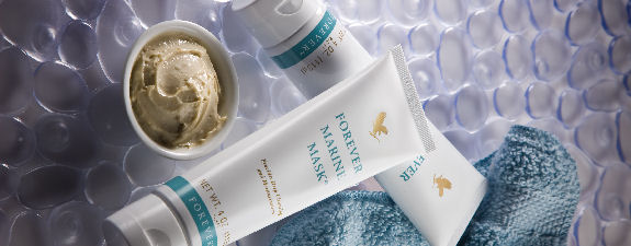 What are the main ingredients of Forever Marine Mask?